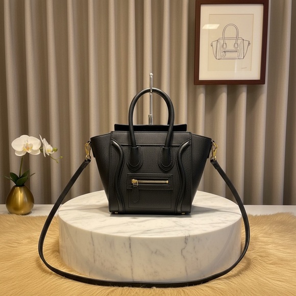 Handbags - Elegant Black Handbag/Satchel